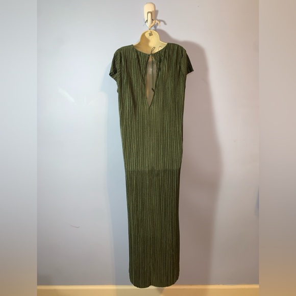 Sabina Musayev green blossom crinkle pleated Midi Dress side slits short sleeve - Picture 3 of 5